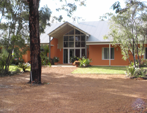 Loaring
                Place B&B frong of house